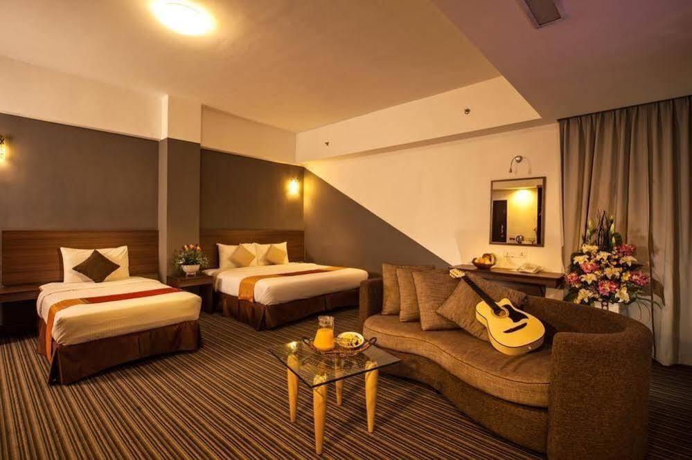 Thy Executive Hotel Johor Bahru Dış mekan fotoğraf