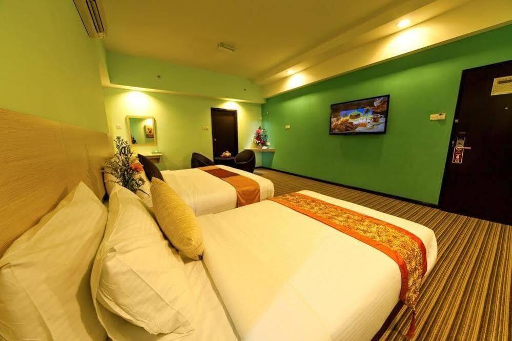 Thy Executive Hotel Johor Bahru Dış mekan fotoğraf